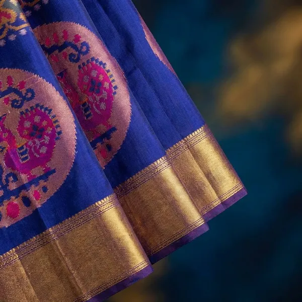Multicolor_Twill_Ikkat_Designer_And_Dolla_Silk_Sarees
