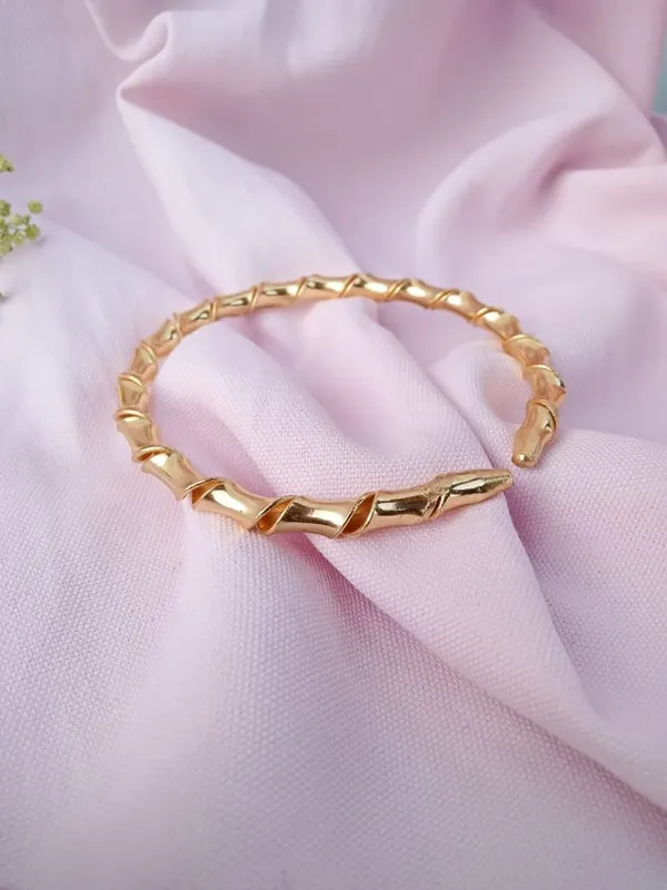 Gold_Premium_Brass_Bangle_Bracelet_For_Women