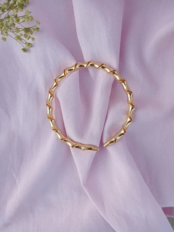 Gold_Premium_Brass_Bangle_Bracelet_For_Women