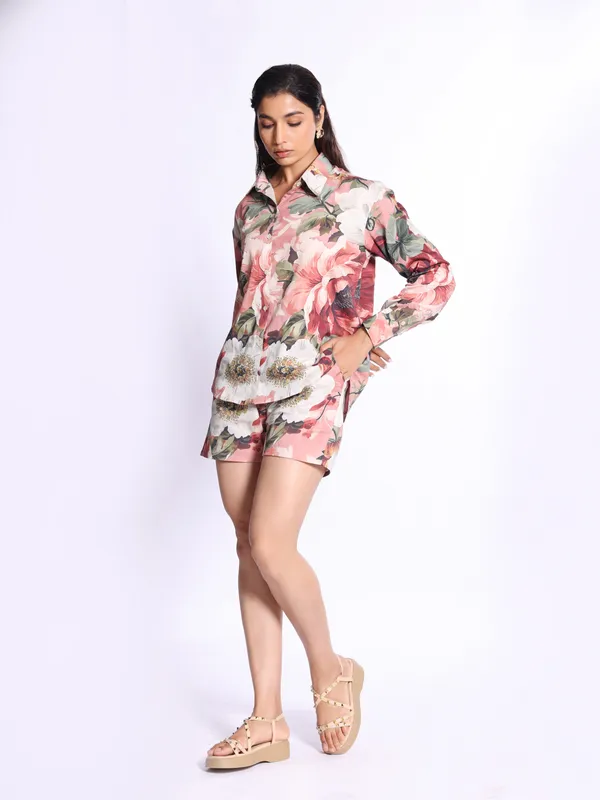 FLORA_Shorts_Set_–_Stylish_Shorts_Set_For_Women