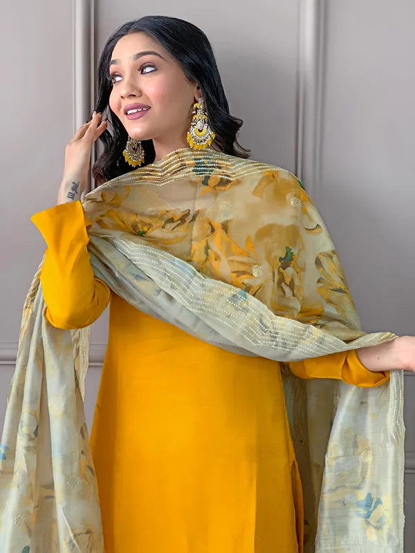 Yellow_Viscose_Chanderi_Embroidery_Kurti_With_Pant_&_Dupatta_For_Women