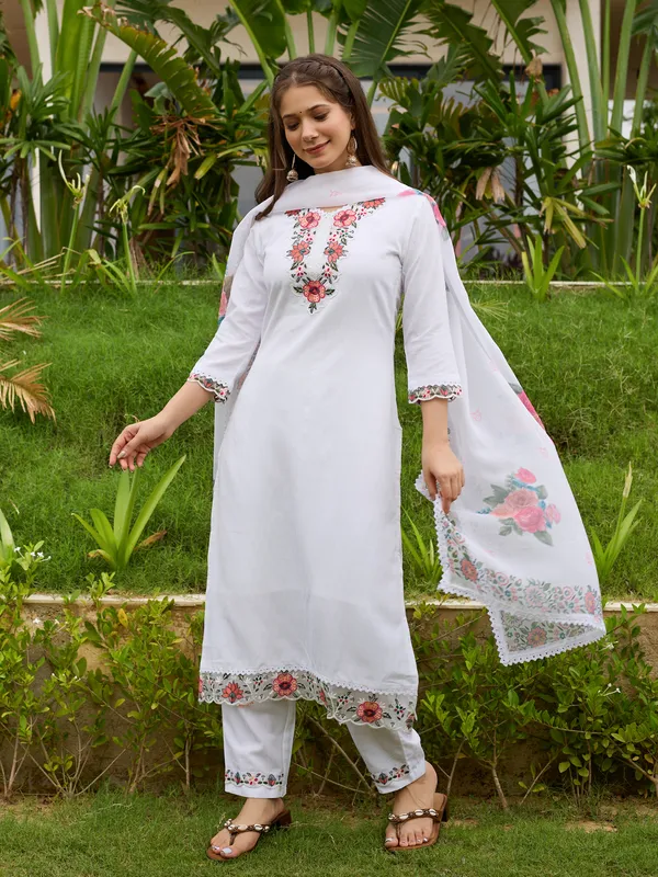 White_Viscose_With_Cotton_Lining_Embroidery_Kurti_With_Pant_&_Dupatta_For_Women