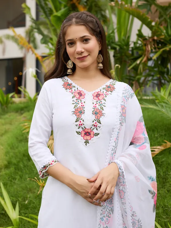 White_Viscose_With_Cotton_Lining_Embroidery_Kurti_With_Pant_&_Dupatta_For_Women