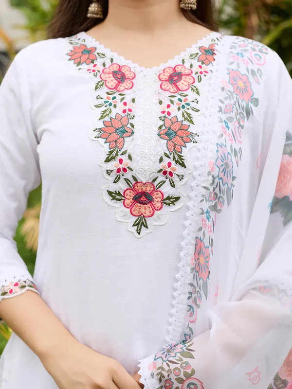 White_Viscose_With_Cotton_Lining_Embroidery_Kurti_With_Pant_&_Dupatta_For_Women