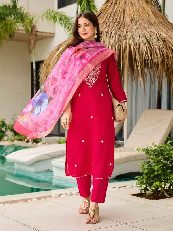 Pink_Viscose_Embroidered_Kurti_With_Pant_&_Dupatta_For_Women