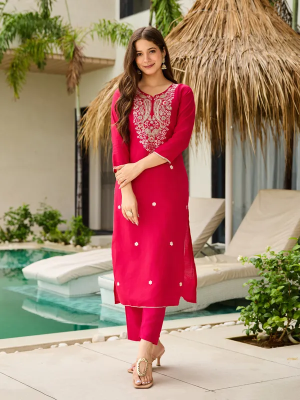 Pink_Viscose_Embroidered_Kurti_With_Pant_&_Dupatta_For_Women