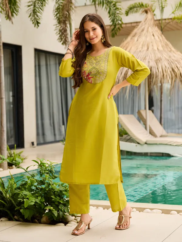 Yellow_Rayon_Embroidered_Kurti_With_Pant_&_Dupatta_For_Women