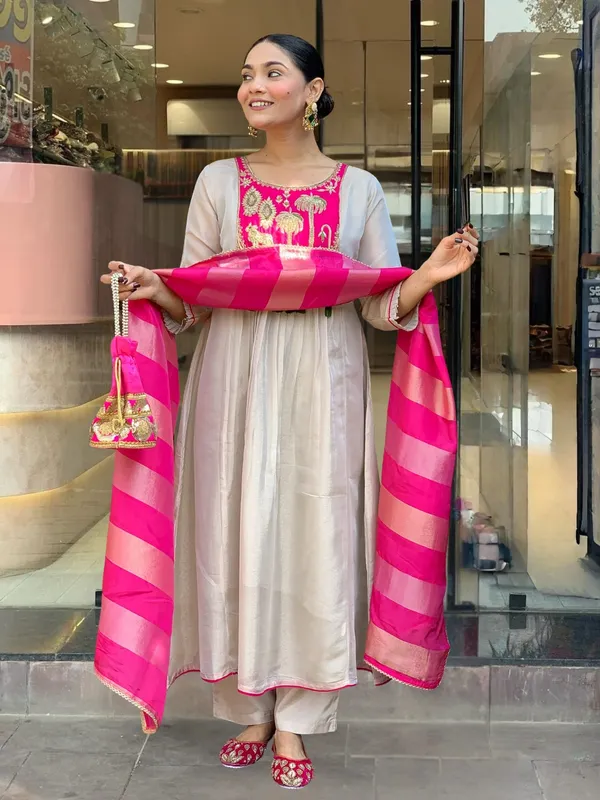 Pink_Silk_Embroidered_Kurti_With_Pant_&_Dupatta_For_Women