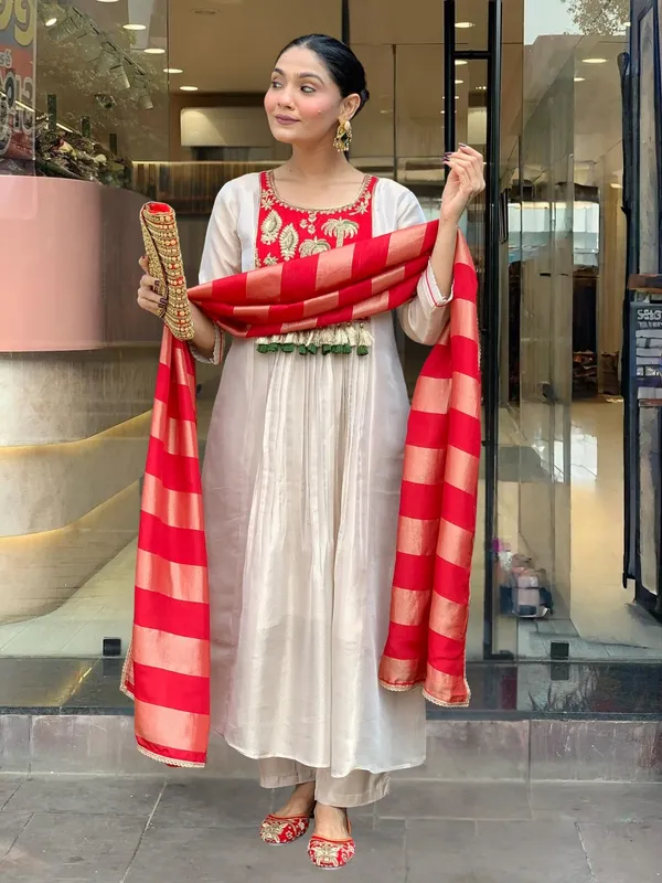 Red_Silk_Embroidered_Kurti_With_Pant_&_Dupatta_For_Women