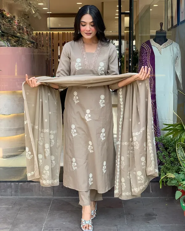 Cream_Cotton_Embroidered_Kurti_With_Pant_&_Dupatta_For_Women