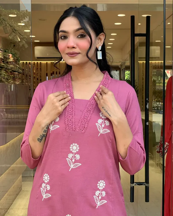 Pink_Cotton_Embroidered_Kurti_With_Pant_&_Dupatta_For_Women