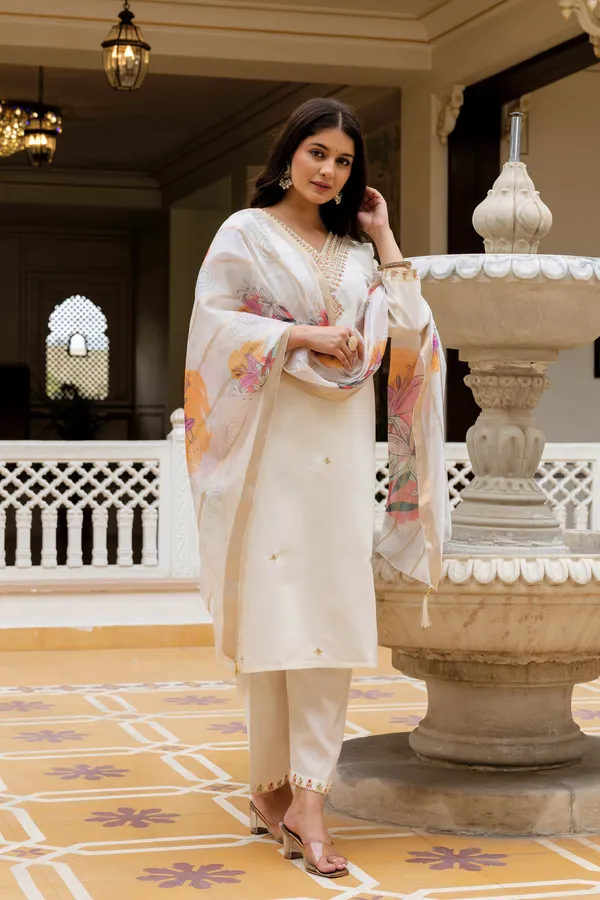 White_Viscose_Chanderi_Embroidered_Beads_Kurti_With_Pant_&_Dupatta_For_Women