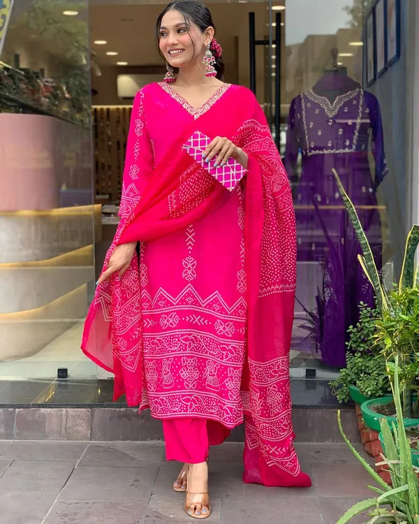 Pink_French_Crepe_Printed_&_V-Neck_Embroidery_Kurti_With_Pant_&_Dupatta_For_Women