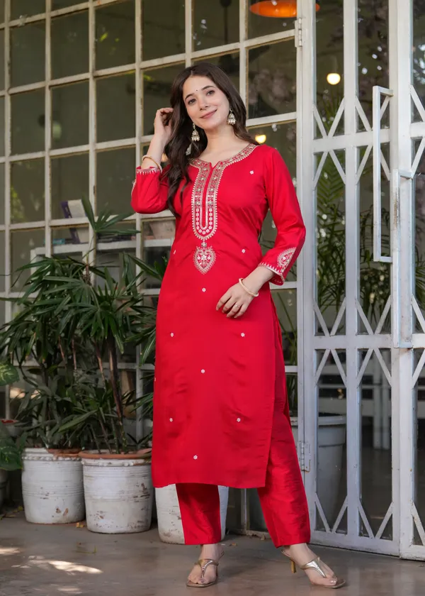 Red_Viscose_Chanderi_Embroidered_Work_Kurti_With_Pant_&_Dupatta_For_Women