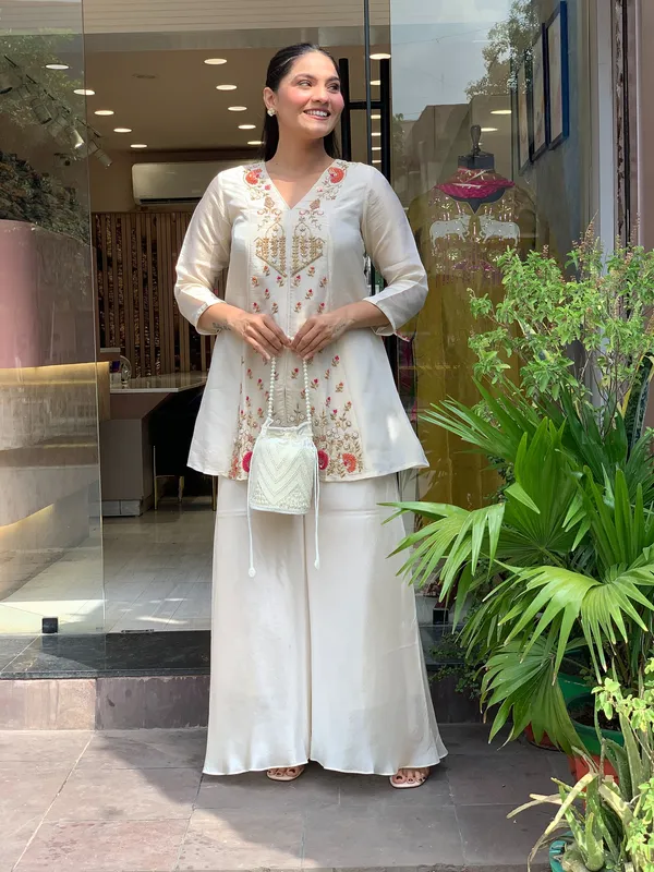 White_Silk_Embroidered_Kurti_With_Pant_For_Women