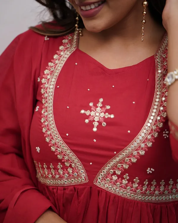 Red_Muslin_Cotton_Embroidered_Kurti_With_Pant_&_Dupatta_For_Women