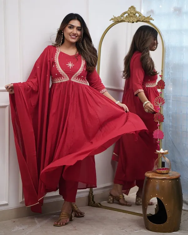 Red_Muslin_Cotton_Embroidered_Kurti_With_Pant_&_Dupatta_For_Women