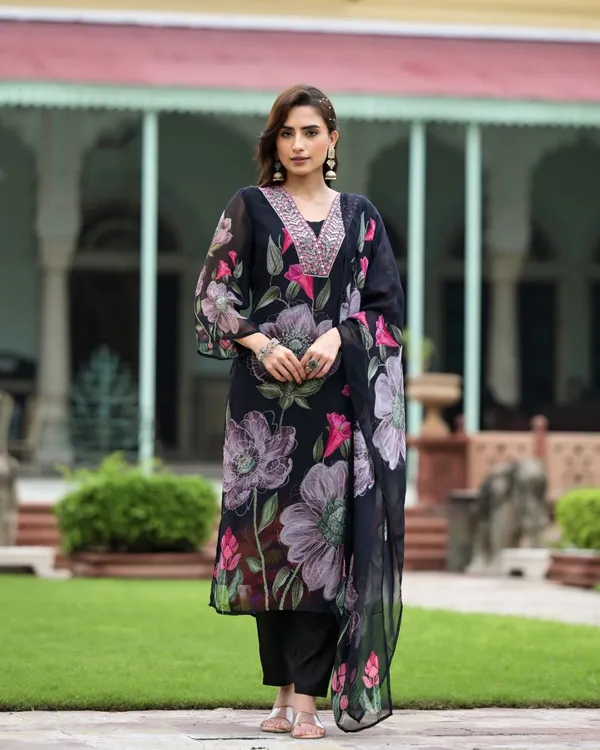 Black_Georgette_Embroidery_Kurti_With_Pant_&_Dupatta_For_Women