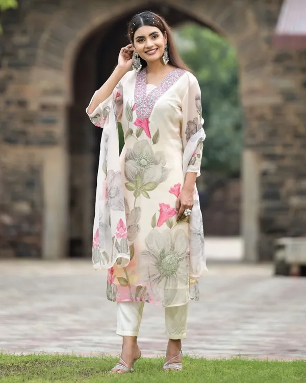 White_Georgette_Embroidery_Kurti_With_Pant_&_Dupatta_For_Women