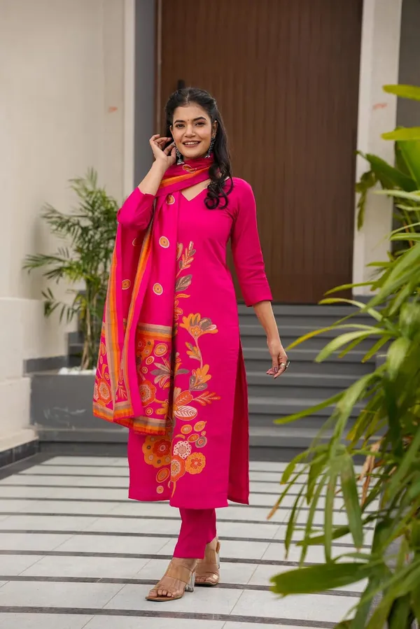 Pink_French_Crepe_Printed_Kurti_With_Pant_&_Dupatta_For_Women