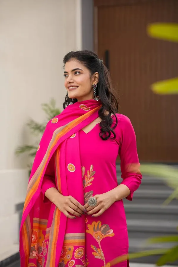 Pink_French_Crepe_Printed_Kurti_With_Pant_&_Dupatta_For_Women