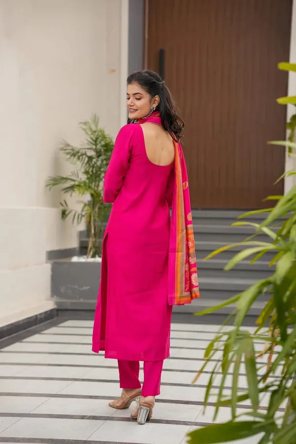 Pink_French_Crepe_Printed_Kurti_With_Pant_&_Dupatta_For_Women