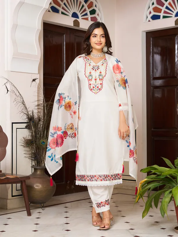 White_Chanderi_Silk_Embroidered_Kurti_With_Pant_&_Dupatta_For_Women