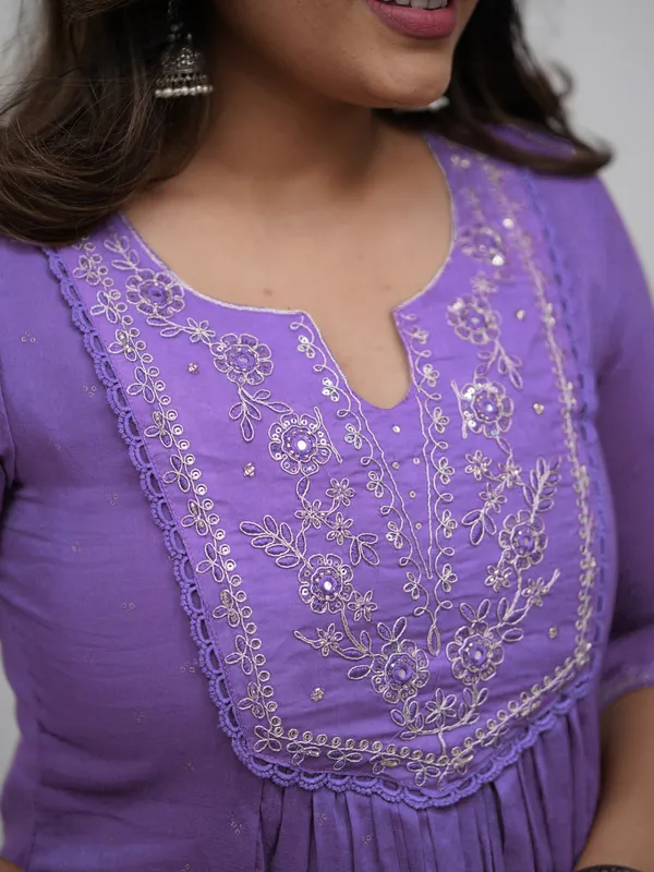 Light_Purple_Cotton_Embroidered_Kurti_With_Pant_&_Dupatta_For_Women