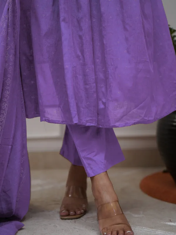 Light_Purple_Cotton_Embroidered_Kurti_With_Pant_&_Dupatta_For_Women