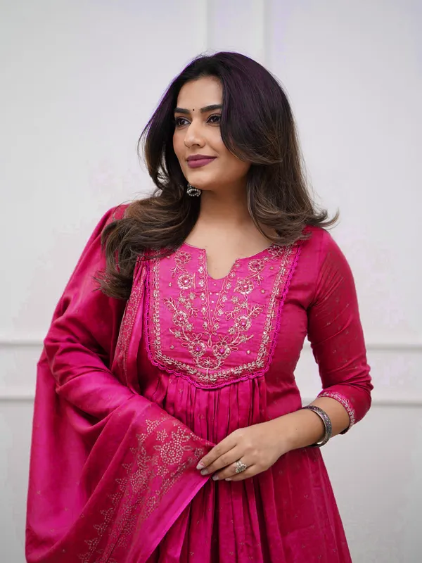 Pink_Cotton_Embroidered_Kurti_With_Pant_&_Dupatta_For_Women