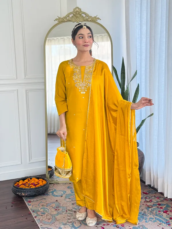 Yellow_Viscose_Chanderi_Embroidery_Kurti_With_Pant_&_Dupatta_For_Women