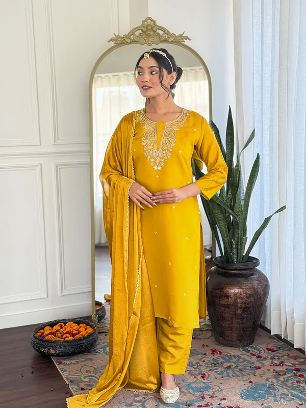 Yellow_Viscose_Chanderi_Embroidery_Kurti_With_Pant_&_Dupatta_For_Women