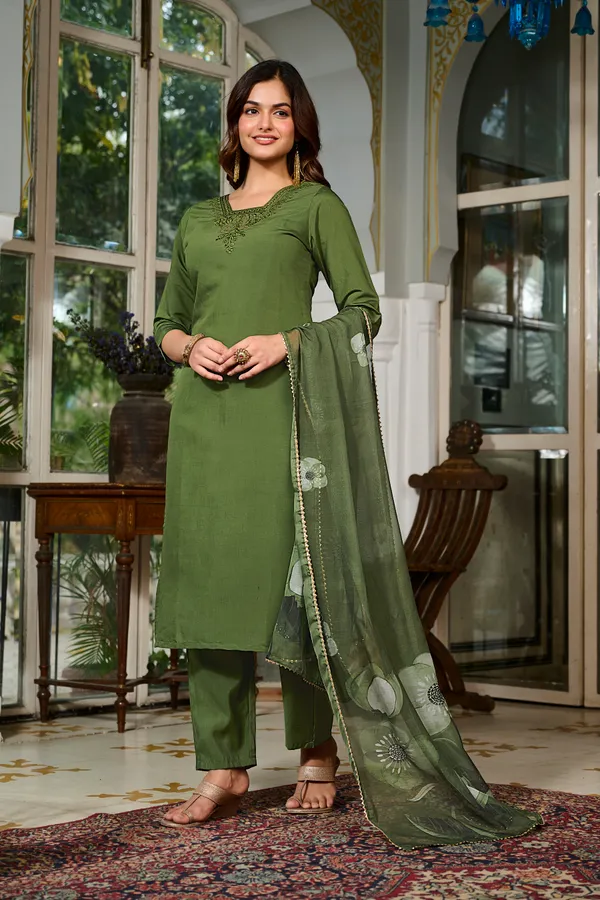 Mehndi_Viscose_Chanderi_Embroidered_Kurti_With_Pant_&_Dupatta_For_Women
