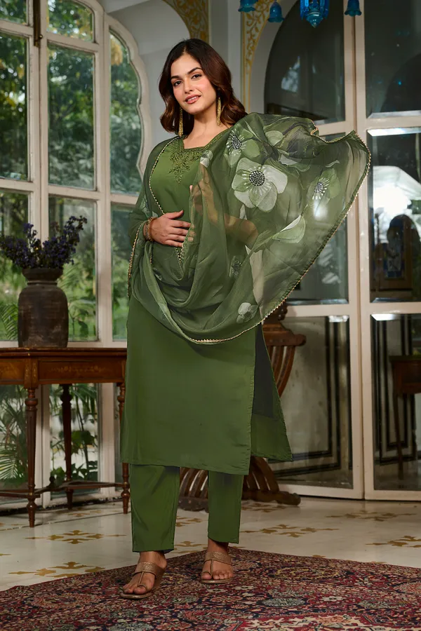 Mehndi_Viscose_Chanderi_Embroidered_Kurti_With_Pant_&_Dupatta_For_Women