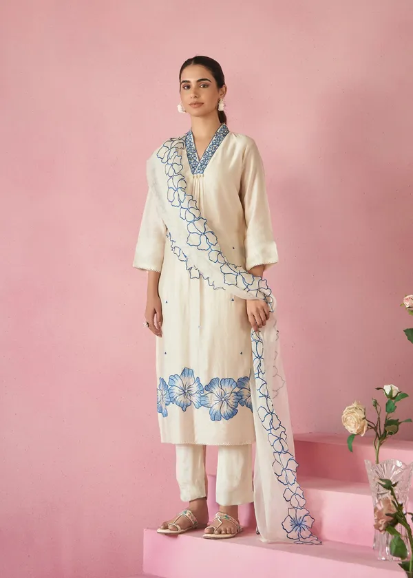 White_Viscose_Rayon_Embroidered_Kurti_With_Pant_&_Dupatta_For_Women