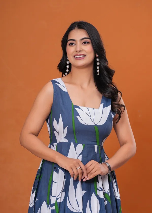 Blue_70%_Silk_And_30%_Rayon_Gown_For_Women