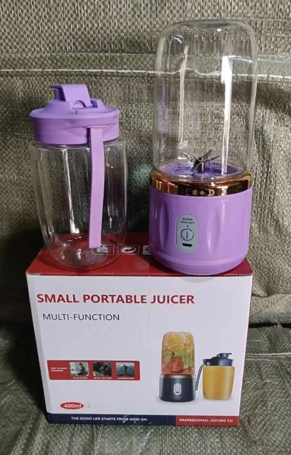Small_Portable_Juicer__MultiFunction_Blender_With_400Ml_Capacity_Purple