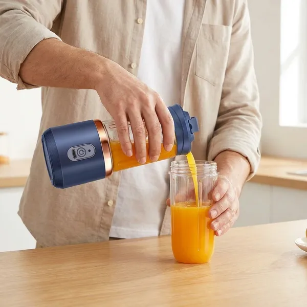 Portable_Rechargeable_Juice_Blender_With_Travel_Bottle
