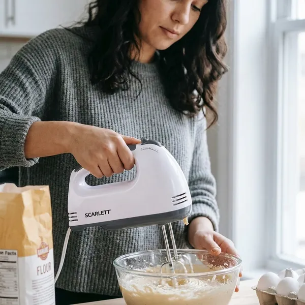 Scarlett_Super_Hand_Mixer__7_Speed_Electric_Hand_Mixer_With_Chrome_Beaters_And_Dough_Hooks