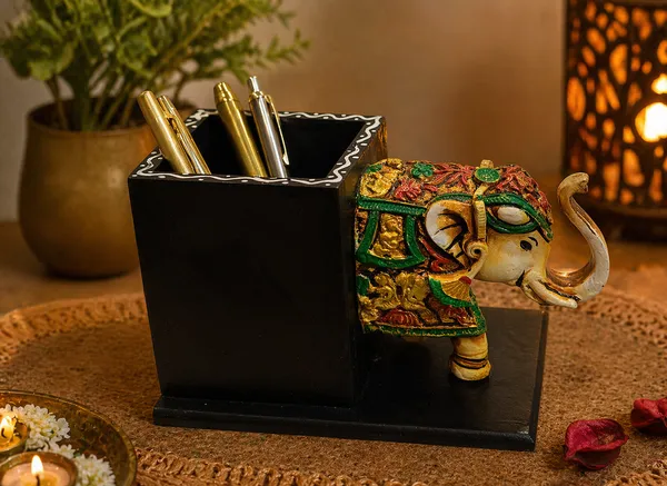 Wooden_Elephant_Carved_Pen_Stand