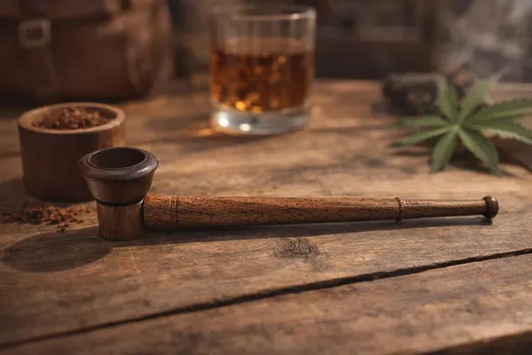 Brown_Classic_Wooden_Craft_Pipe_Handcrafted__Pipe_With_Long_Stem