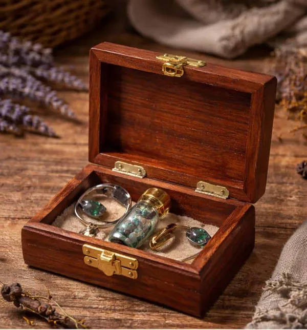 Wooden_Carved_Box