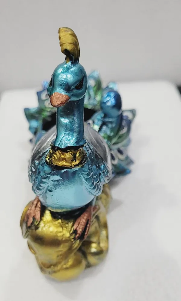 Hand-painted_Decorative_Peacock_Statue