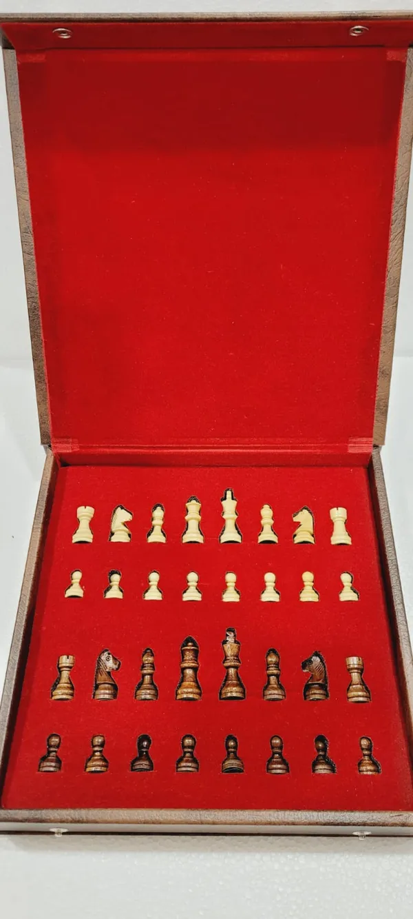 Leather_Magnetic_Chess_Board_Set