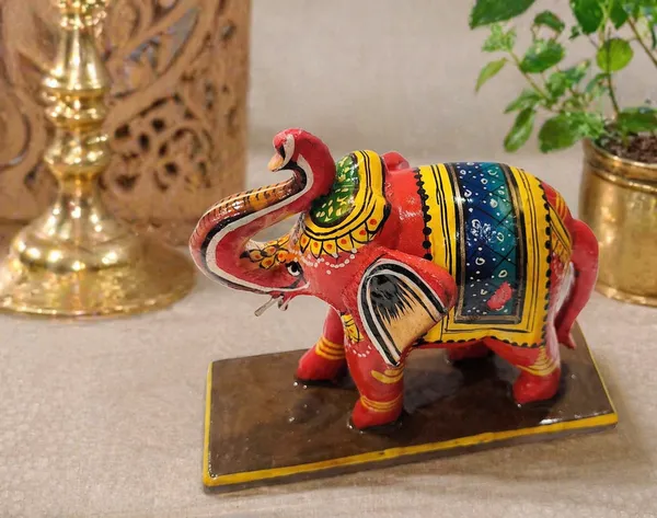 Wooden_Hand_painted_Elephant_Statue