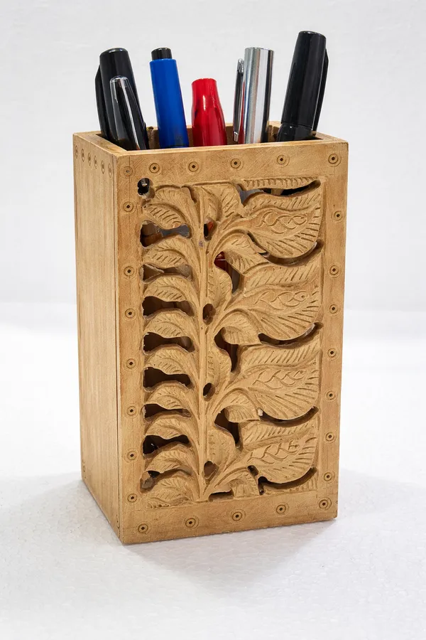 Wooden_Carved_Pen_Stand