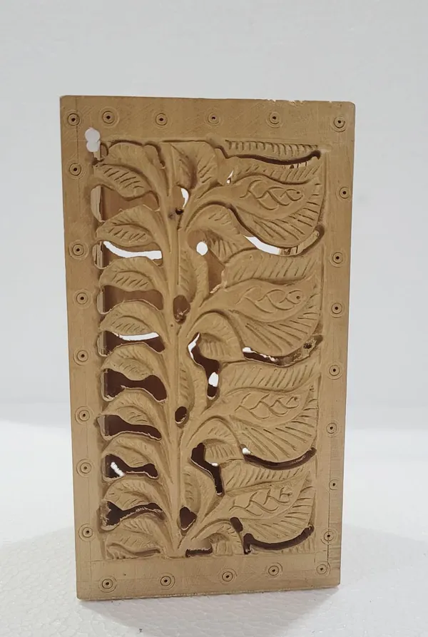Wooden_Carved_Pen_Stand