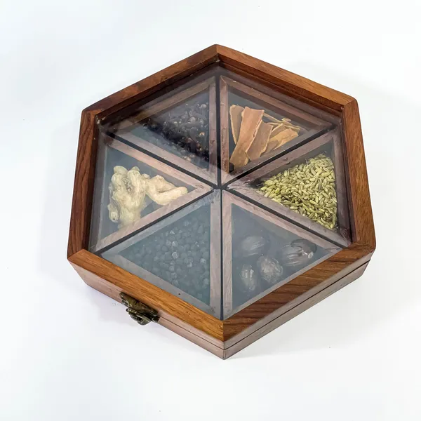 Wooden_Octagonal_Spice_Box