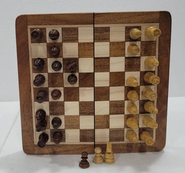 Wooden_Mangetic_Chess_Board_Set