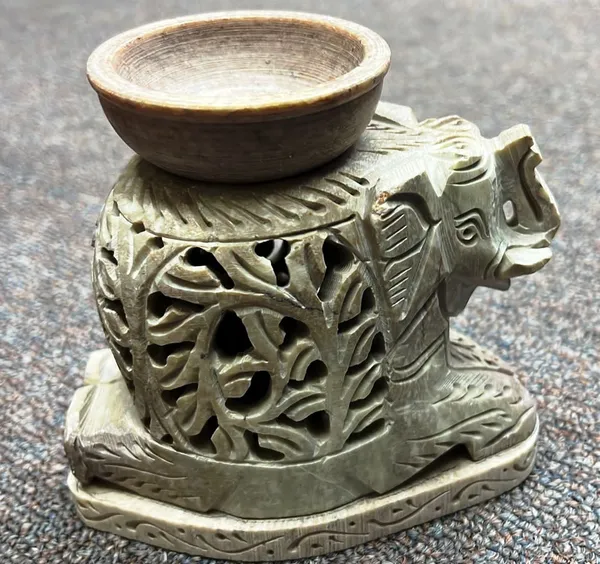 Brown_Handcrafted_Elephant_Oil_Burner_And_Aroma_Diffuser_Soapstone_Incense_Holder